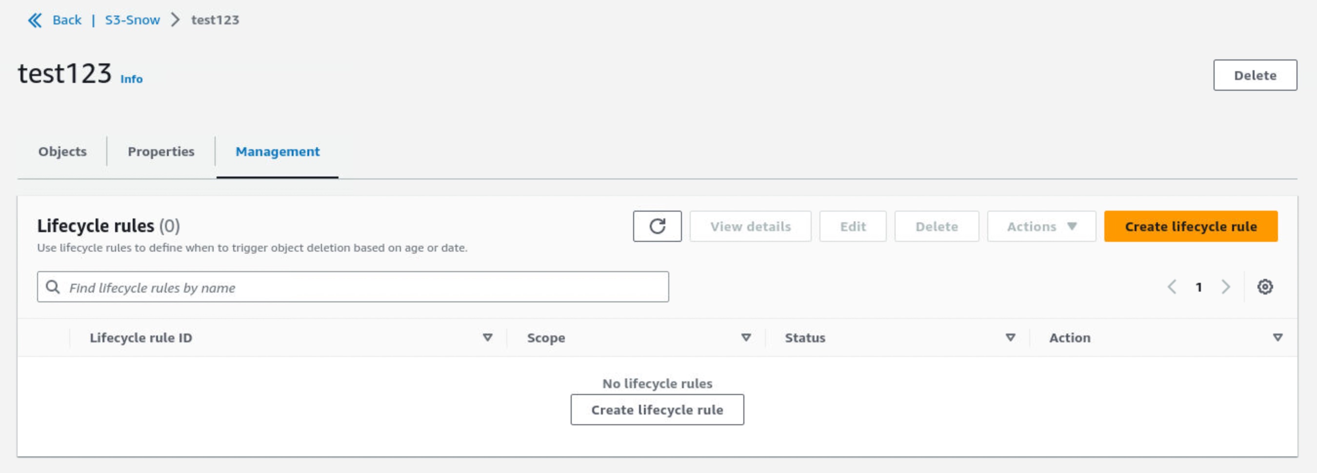 Możesz także użyć reguły cyklu życia zasobnika, aby określić, kiedy uruchamiać usuwanie obiektów na podstawie wieku lub daty. Wybierz opcję Utwórz regułę cyklu życia na karcie Zarządzanie, aby dodać nową regułę cyklu życia.
