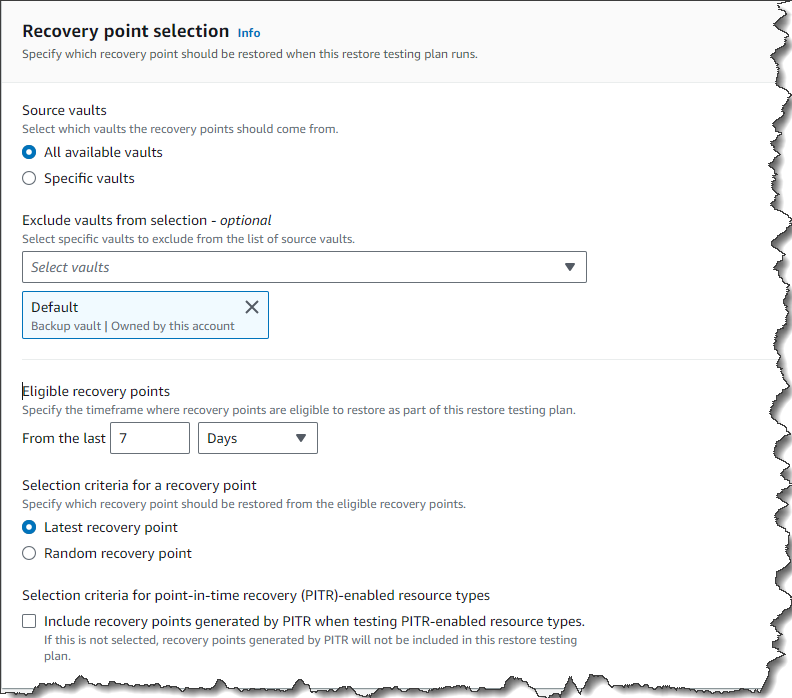 W sekcji Recovery point selection określ skarbce, z których powinny pochodzić punkty przywracania, oraz ramy czasowe kwalifikujących się punktów przywracania w ramach planu testowania przywracania. Na przykładzie kryteria punktu przywracania pozostawiono przy wyborze domyślnym. Nie zdecydowano się również na uwzględnienie punktów odzyskiwania wygenerowanych przez point-in-time recovery (PITR) w tym planie testowania przywracania.